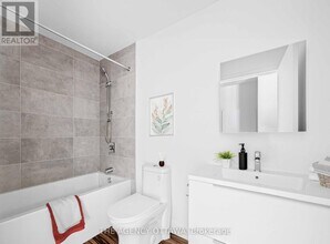 1366-1366 Carling Ave in Ottawa, ON - Building Photo - Building Photo