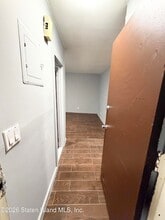 19 Brook St, Unit 3 in Staten Island, NY - Building Photo - Building Photo
