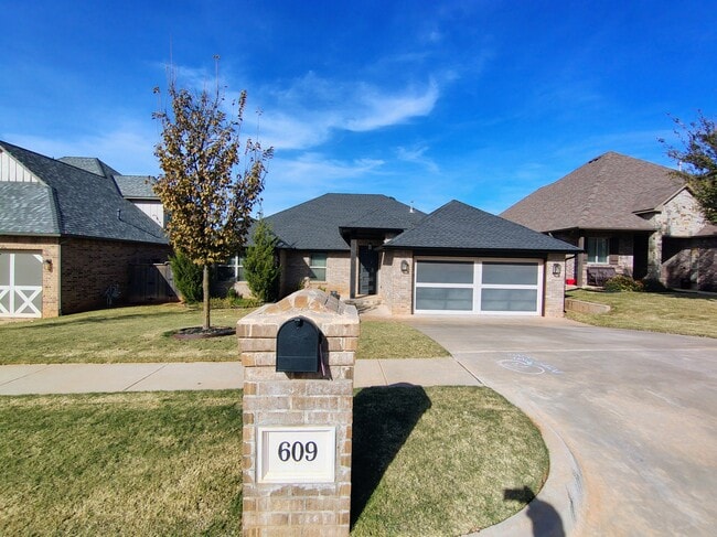 609 Timberbrook Dr in Norman, OK - Building Photo - Building Photo