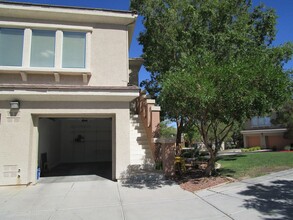 10830 Amber Ridge Dr in Las Vegas, NV - Building Photo - Building Photo