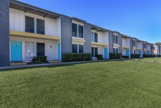 The Hayes Apartments in Fort Worth, TX - Building Photo - Building Photo