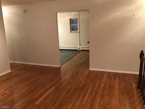 1169 Valley Rd-Unit -B in Wayne, NJ - Foto de edificio - Building Photo