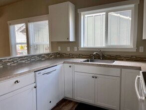 10719 Old Growth Lp in Kingston, WA - Building Photo - Building Photo