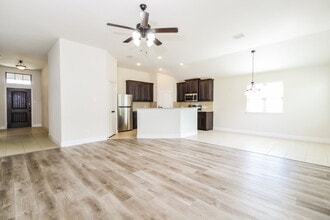334 Highmeadow Dr in Aubrey, TX - Building Photo - Building Photo