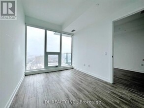 77-2677 Shuter St in Toronto, ON - Building Photo - Building Photo