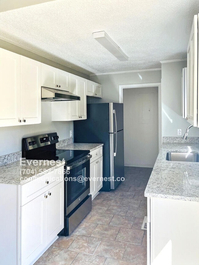 3100 Chenango Dr in Charlotte, NC - Building Photo - Building Photo