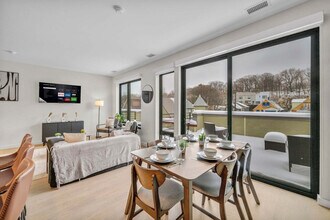 2189 Cornell Rd, Unit ID1386541P in Cleveland, OH - Foto de edificio - Building Photo