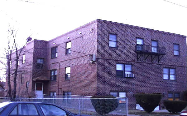 7314-7316 Dorcas St in Philadelphia, PA - Foto de edificio