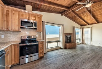 1813 Ocean Dr in Oxnard, CA - Building Photo - Building Photo