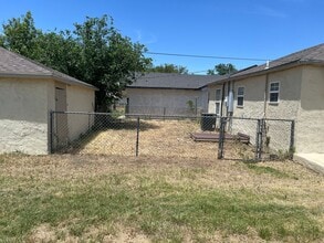 720 S Dallas Ave in Portales, NM - Building Photo - Building Photo