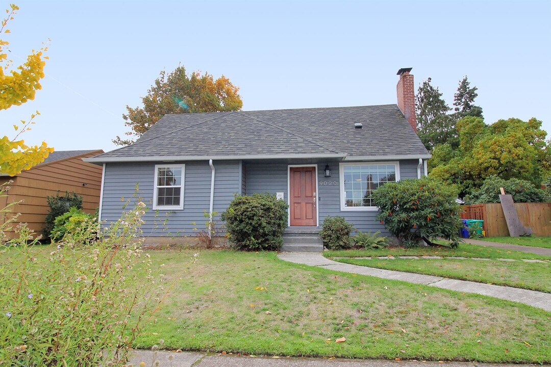 9020 SE Stephens St in Portland, OR - Building Photo