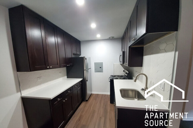 property at 520 W Aldine Ave