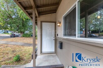 175 Toyon Dr in Vallejo, CA - Building Photo - Building Photo