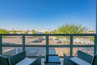 1950 E Broadway Rd in Tempe, AZ - Building Photo - Building Photo