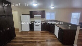 300 N 13th St in Saratoga, WY - Building Photo