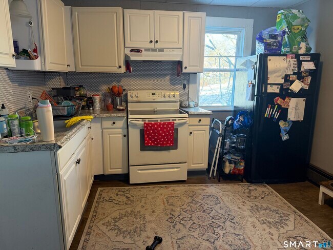 131 Willow St in Winchester, CT - Building Photo - Building Photo