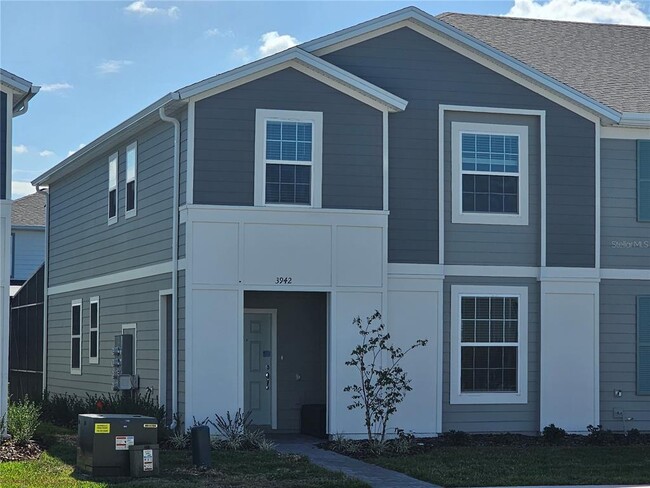 3942 Lana Ave in Davenport, FL - Building Photo - Building Photo