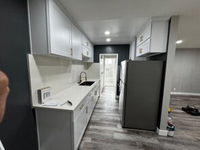 147xx Sylvan St in Van Nuys, CA - Building Photo - Building Photo