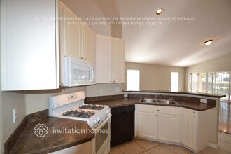 6651 Cambridge Park Dr in Apollo Beach, FL - Building Photo - Building Photo