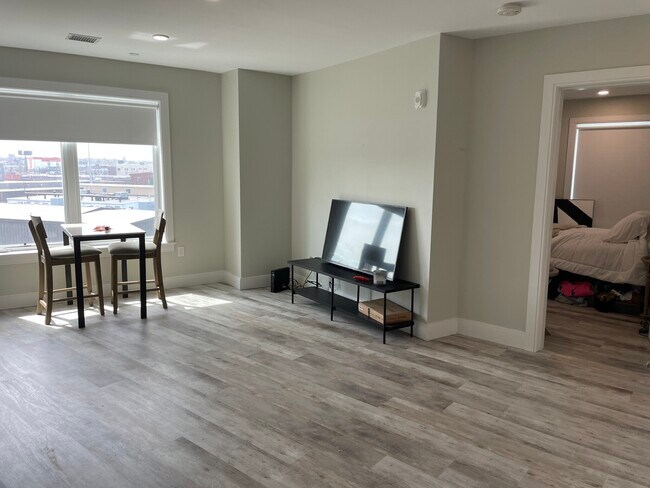 20 Old Colony Ave, Unit Old Colony Ave in Boston, MA - Building Photo - Building Photo