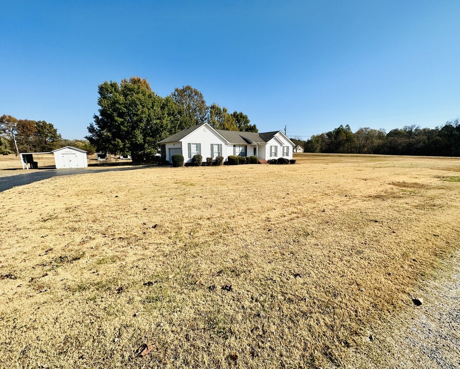 110 Meadowview Dr in Medina, TN - Building Photo