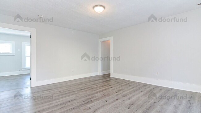 11 Pleasant St in Franklin, NH - Building Photo - Building Photo