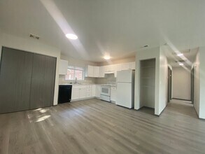 3423-3425 E Montgomery Ave in Spokane, WA - Building Photo - Building Photo