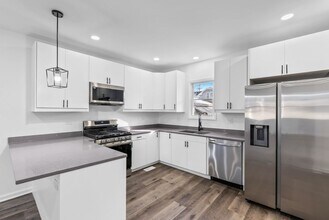 867 Church Rd in Aurora, IL - Building Photo - Building Photo