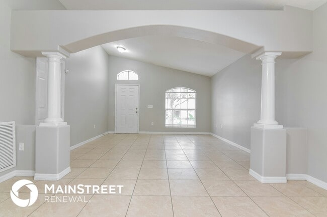 9503 N Hyaleah Rd in Tampa, FL - Building Photo - Building Photo
