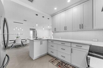 4301 SW 85th Ave in Miami, FL - Building Photo - Building Photo