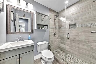 7491 NW 42nd Ct in Lauderhill, FL - Foto de edificio - Building Photo