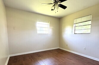 208 W Genie St in Chalmette, LA - Building Photo - Building Photo