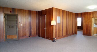 12610 SW Farmington Rd, Unit 14 in Beaverton, OR - Building Photo
