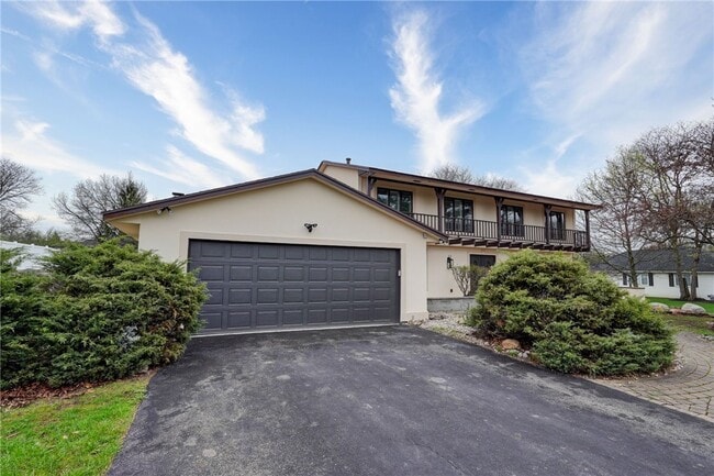 399 French Rd in Pittsford, NY - Building Photo - Building Photo