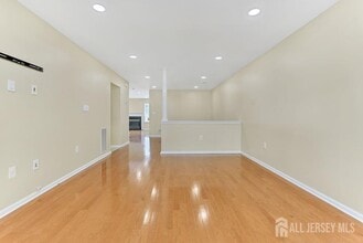 102 Berkshire Dr in Princeton, NJ - Building Photo - Building Photo