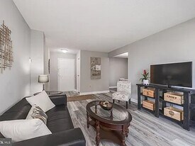 4500 S Four Mile Run Dr, Unit 206 in Arlington, VA - Building Photo
