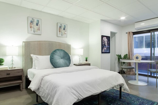 1020 16th St NW in Washington, DC - Building Photo - Building Photo