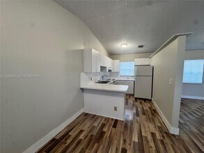 623 NW 13th Terrace in Fort Lauderdale, FL - Building Photo - Building Photo