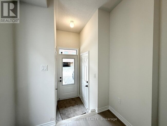 1234 Elizabeth MacKenzie Dr in Pickering, ON - Building Photo - Building Photo