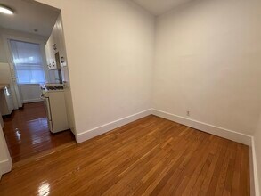 9 Braemore Rd, Unit 12 in Boston, MA - Building Photo - Building Photo