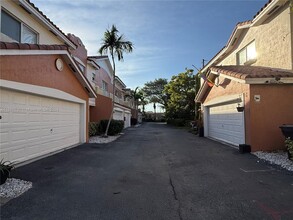 221 NW 14th Ave in Fort Lauderdale, FL - Building Photo - Building Photo