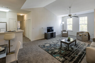 Islands of Fox Chase in Glen Burnie, MD - Foto de edificio - Interior Photo