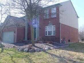 4446 Sherwood Cir in Canton Township, MI - Building Photo - Building Photo