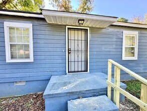 1761 Winston Dr in Memphis, TN - Building Photo - Building Photo