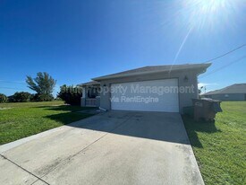 1429 NE 5th Ave in Cape Coral, FL - Building Photo