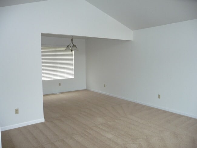 24932 168th Pl SE in Covington, WA - Building Photo - Building Photo
