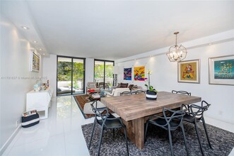 141 Crandon Blvd, Unit 241 in Key Biscayne, FL - Building Photo - Building Photo