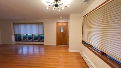 2187 Scott Rd in Northbrook, IL - Building Photo - Building Photo