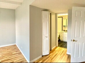 13000 W Heiden Cir in Lake Bluff, IL - Building Photo - Building Photo