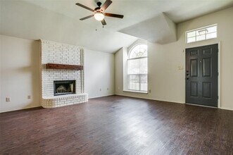 5208 Livermore Dr in Arlington, TX - Building Photo - Building Photo